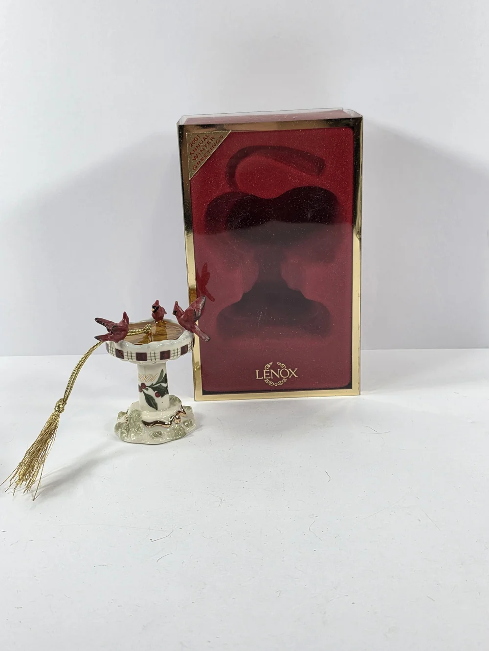 Lenox 2001 Winter Greetings Cardinal Birdbath Porcelain Ornament In Box